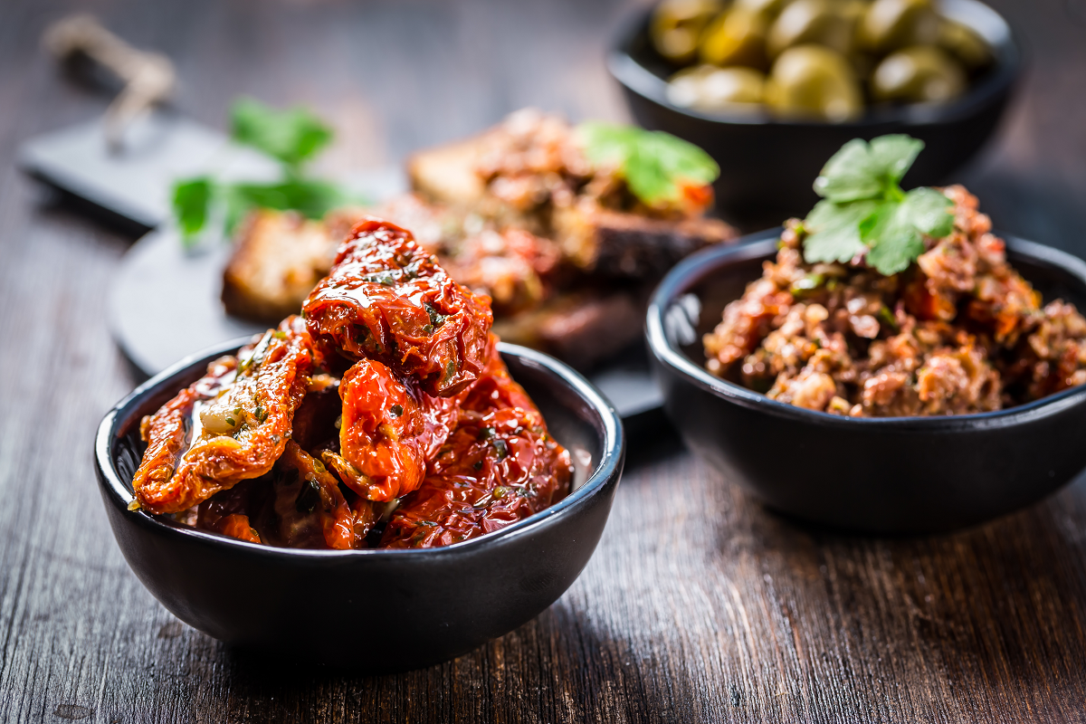 Sundried Tomato Tapenade - Veganuary