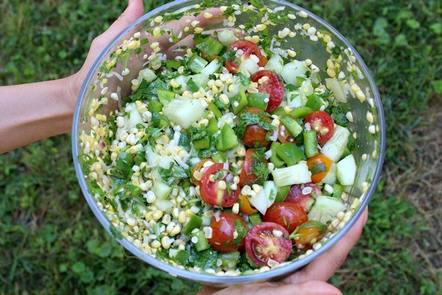Simple Summer Corn Salad - Veganuary