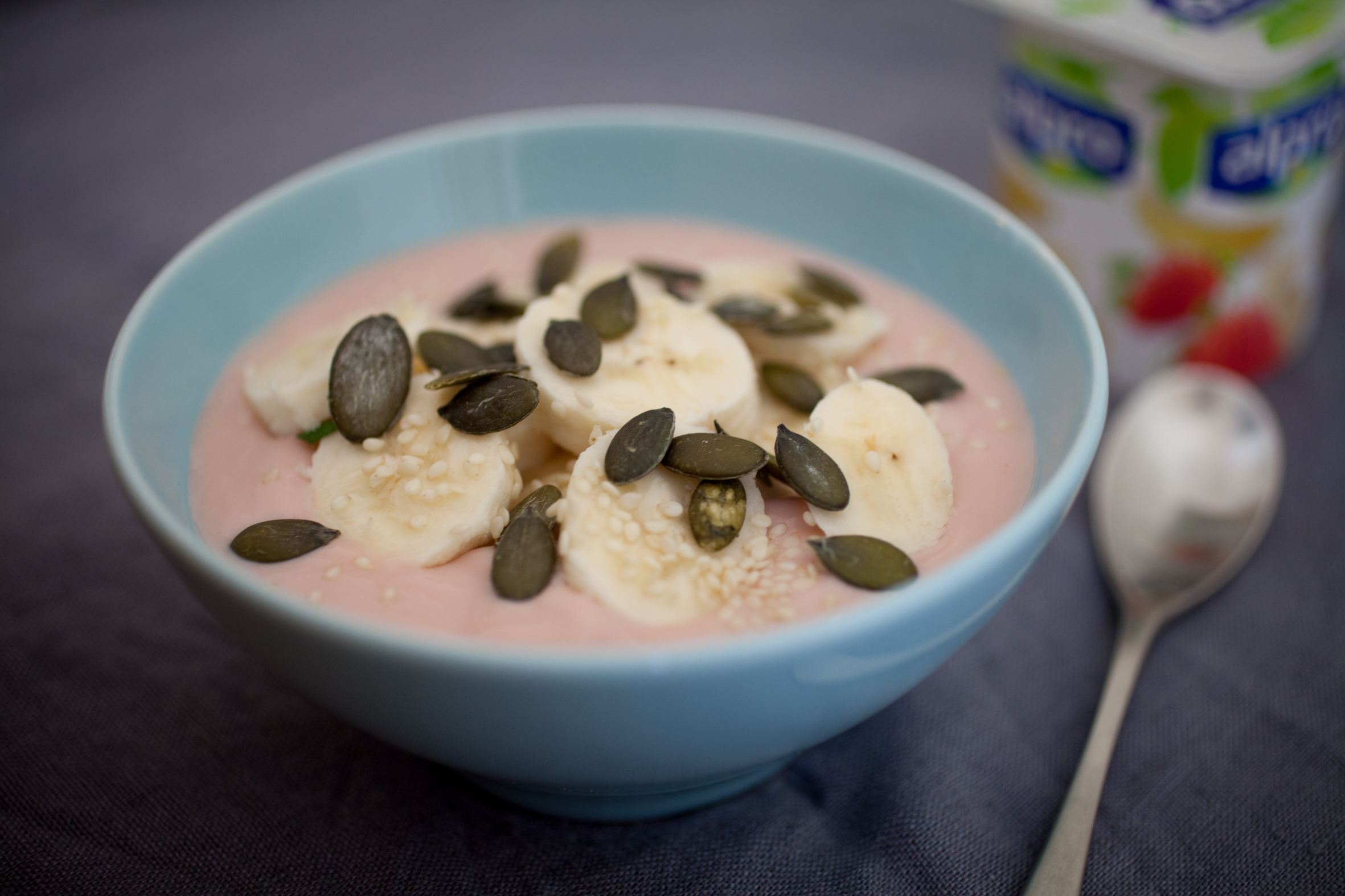 Oatmeal (Porridge) with Bananas and Seeds - Veganuary USA