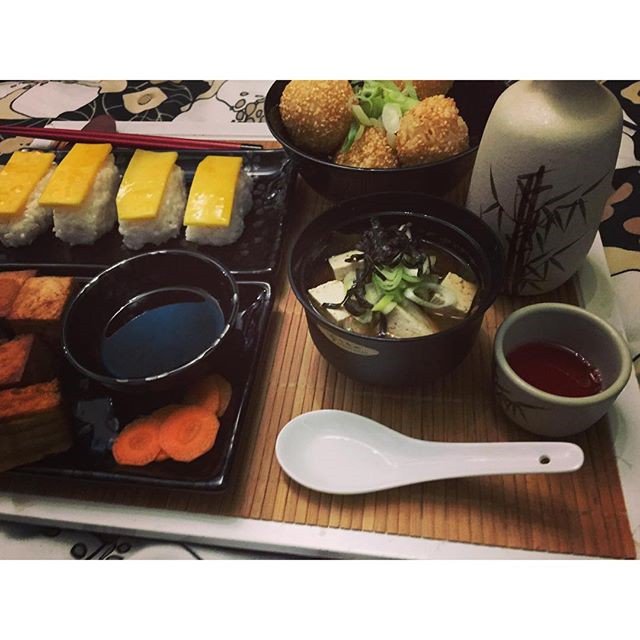 Miso Soup, Baked Tofu, Rice Balls and Fruit Nigiri Sushi by @paperwrist