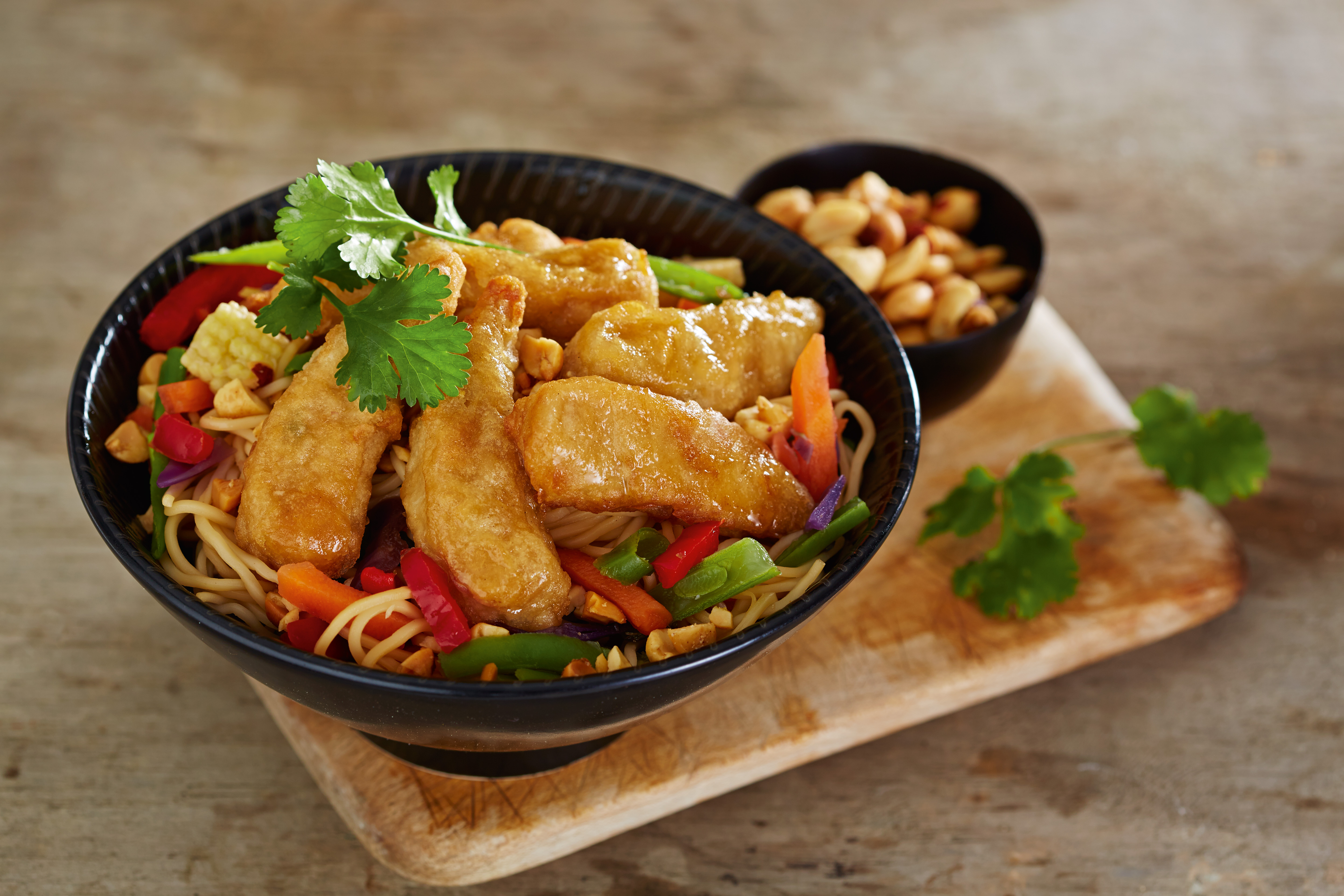 prawn chow mein just eat nordic noodle