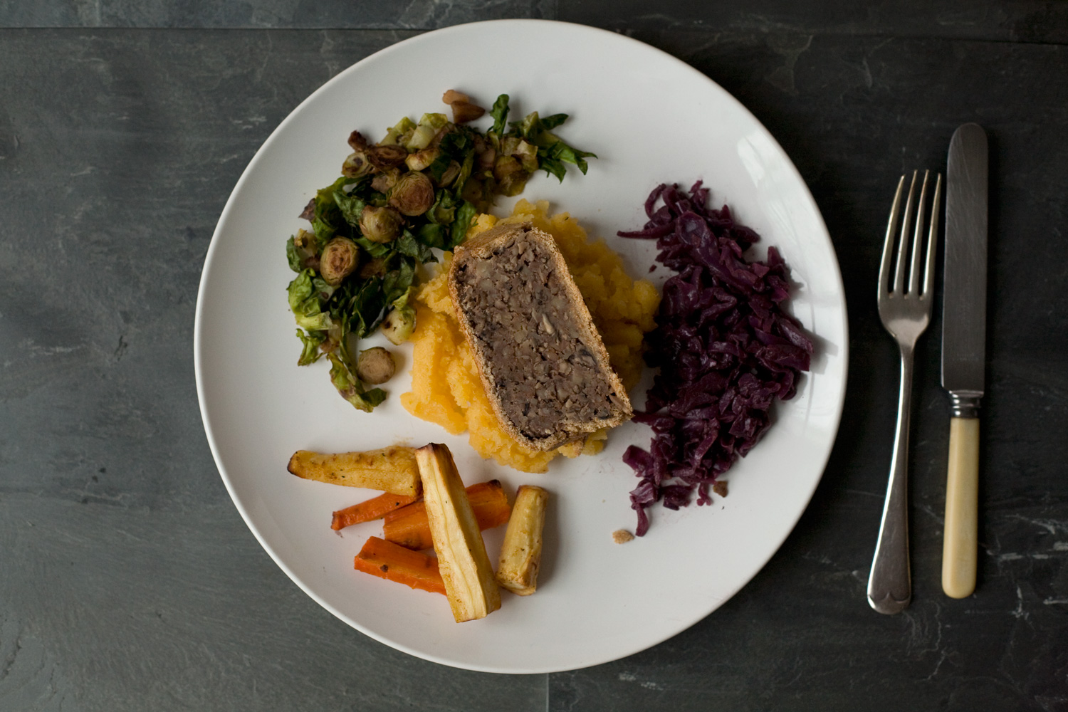 vegan-christmas-dinner-mushroom-chestnut-wellington-veganuary