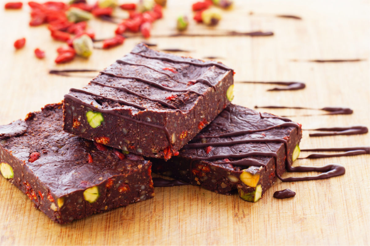 3 spicy raw vegan brownies with pistachios and goji berries