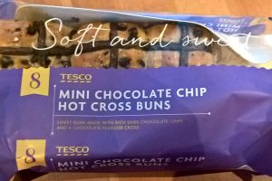 Mini chocolate chip hot cross buns