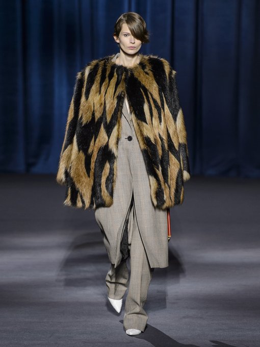 Burberry-faux-fur