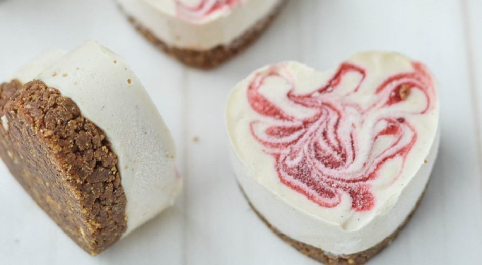 Mini Strawberry Vegan Cheesecakes