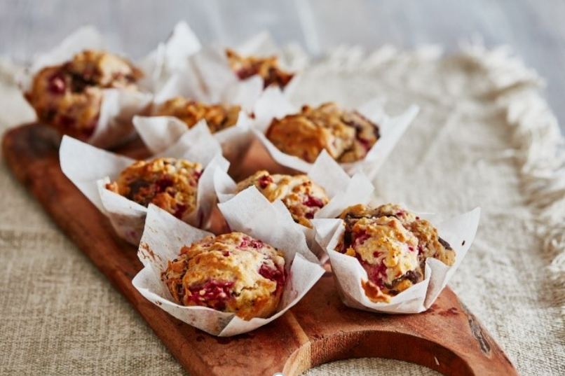Raspberry, Chocolate & Almond Milk Muffins Veganuary
