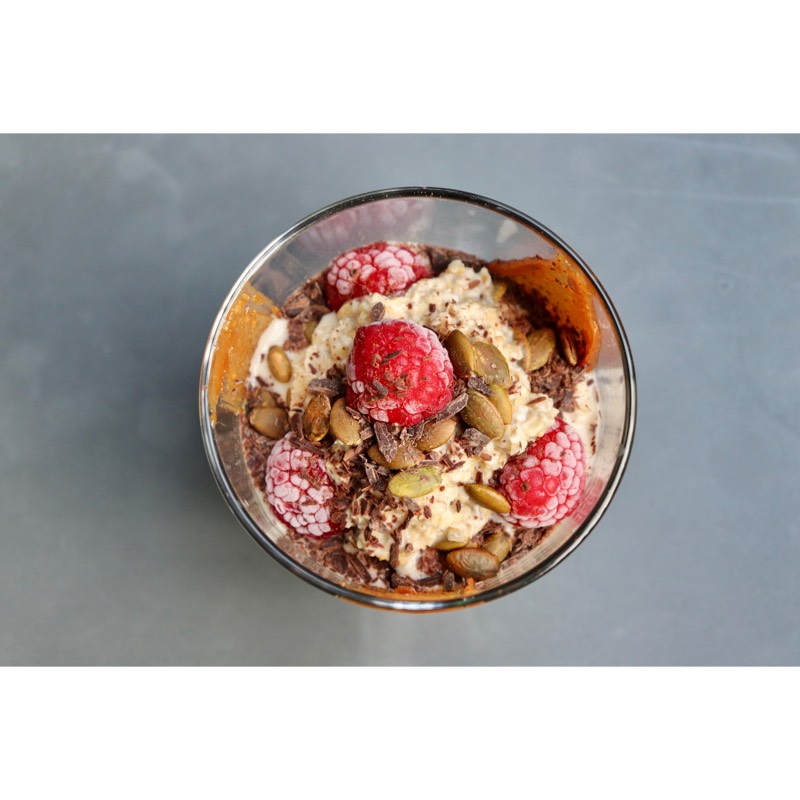 Peanut Butter & Raspberry Breakfast Jar | Vegan Breakfast