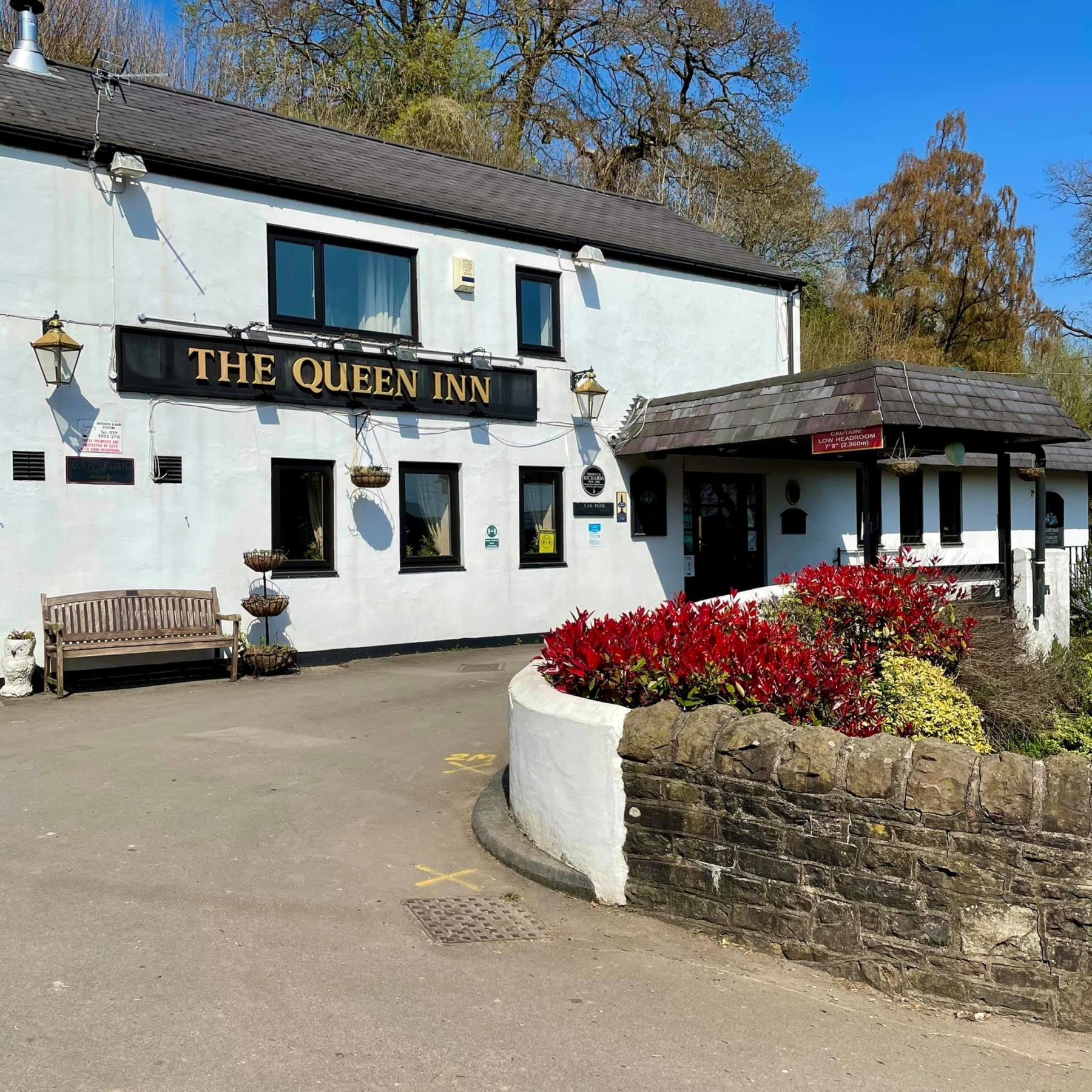 The Queen Inn pub