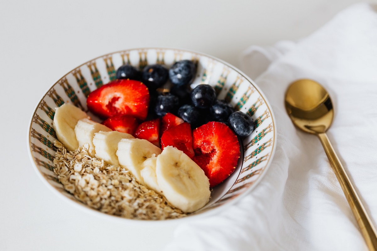 Vegan porridge bowl with fruit