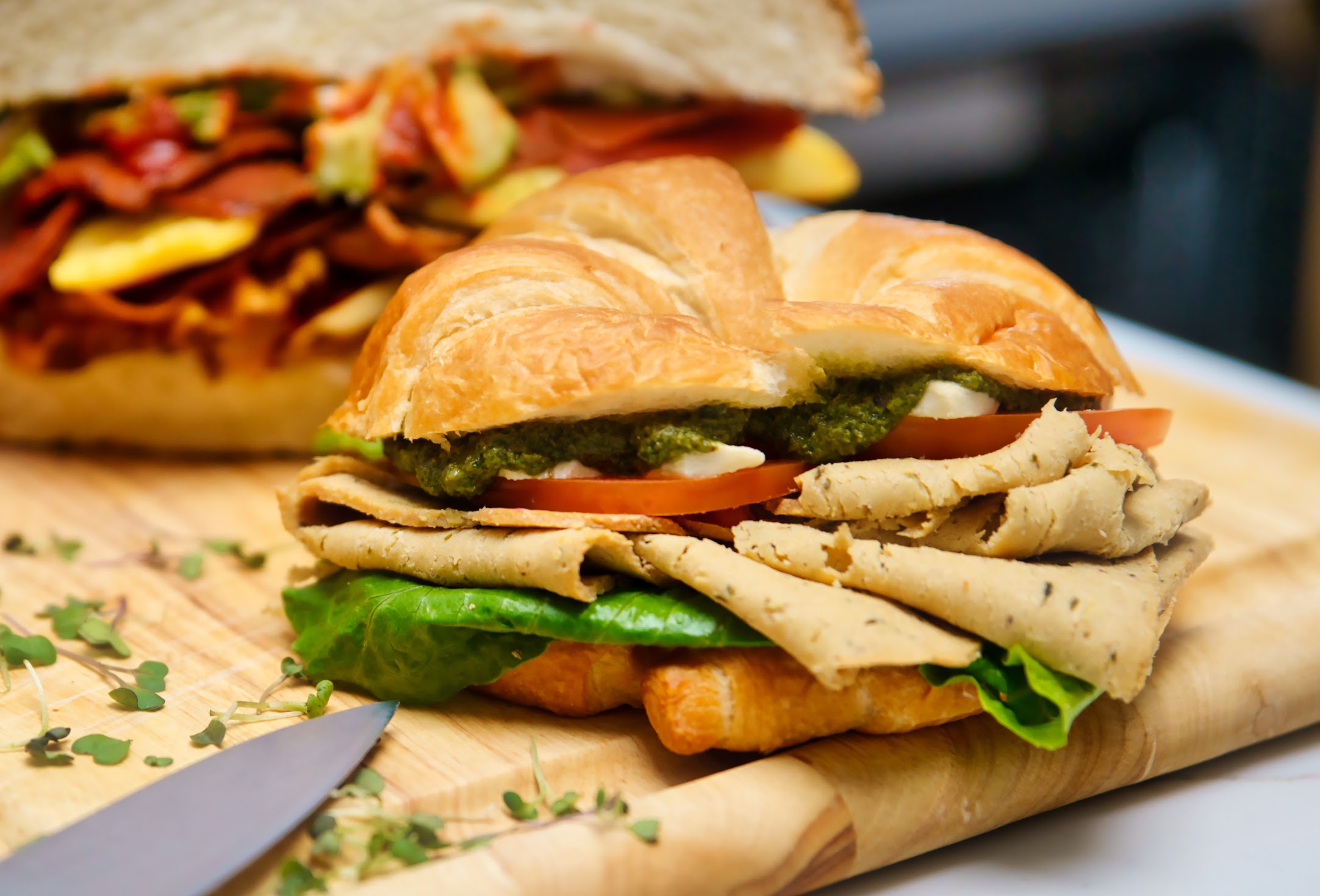 Unreal Turk'y Pesto Croissandwich - Veganuary