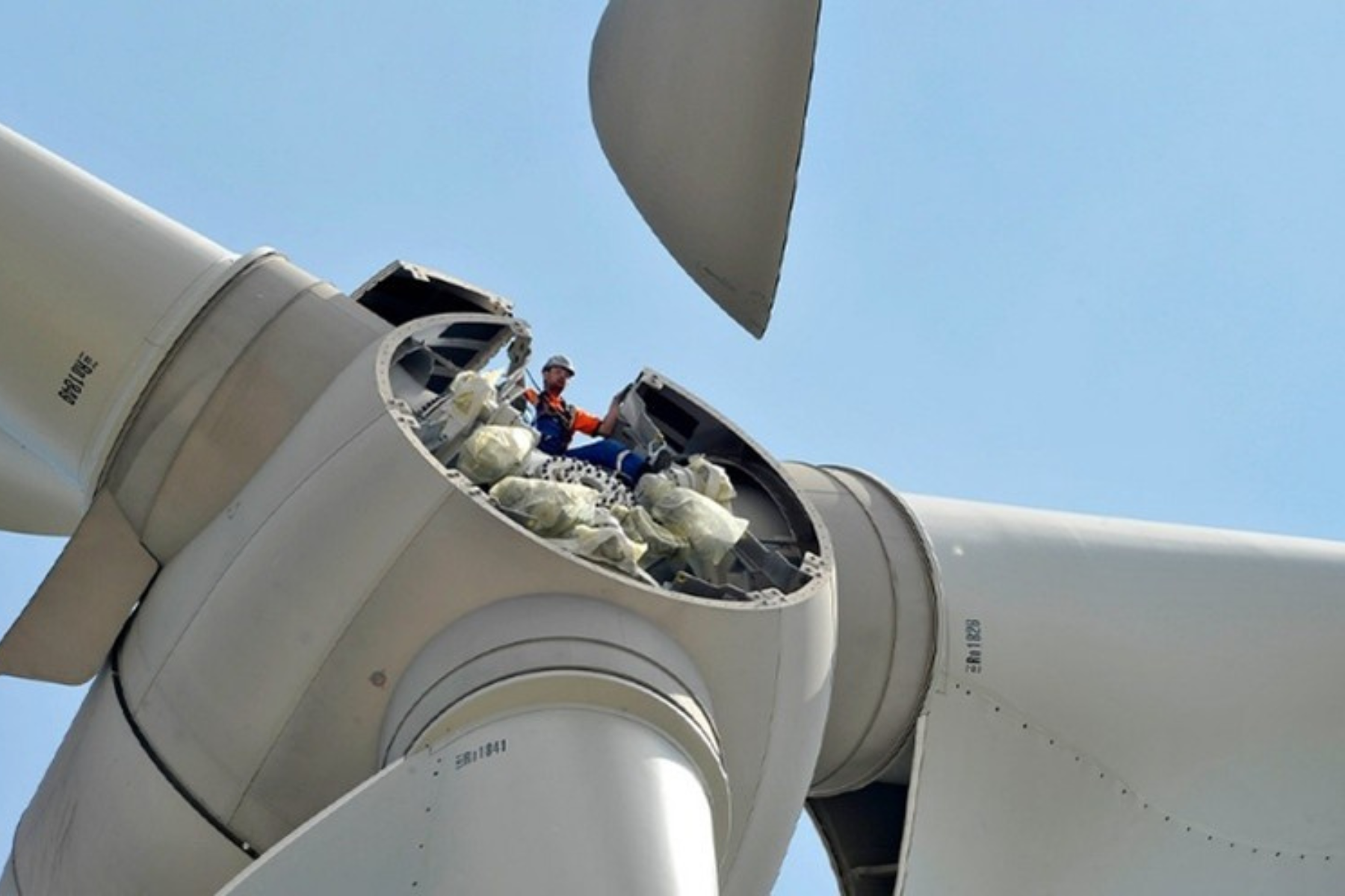 Ecotricity - Image of a plane